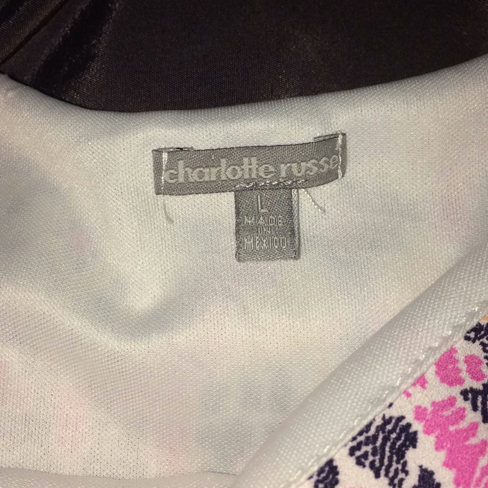 Size Large - Picture 2 of 2